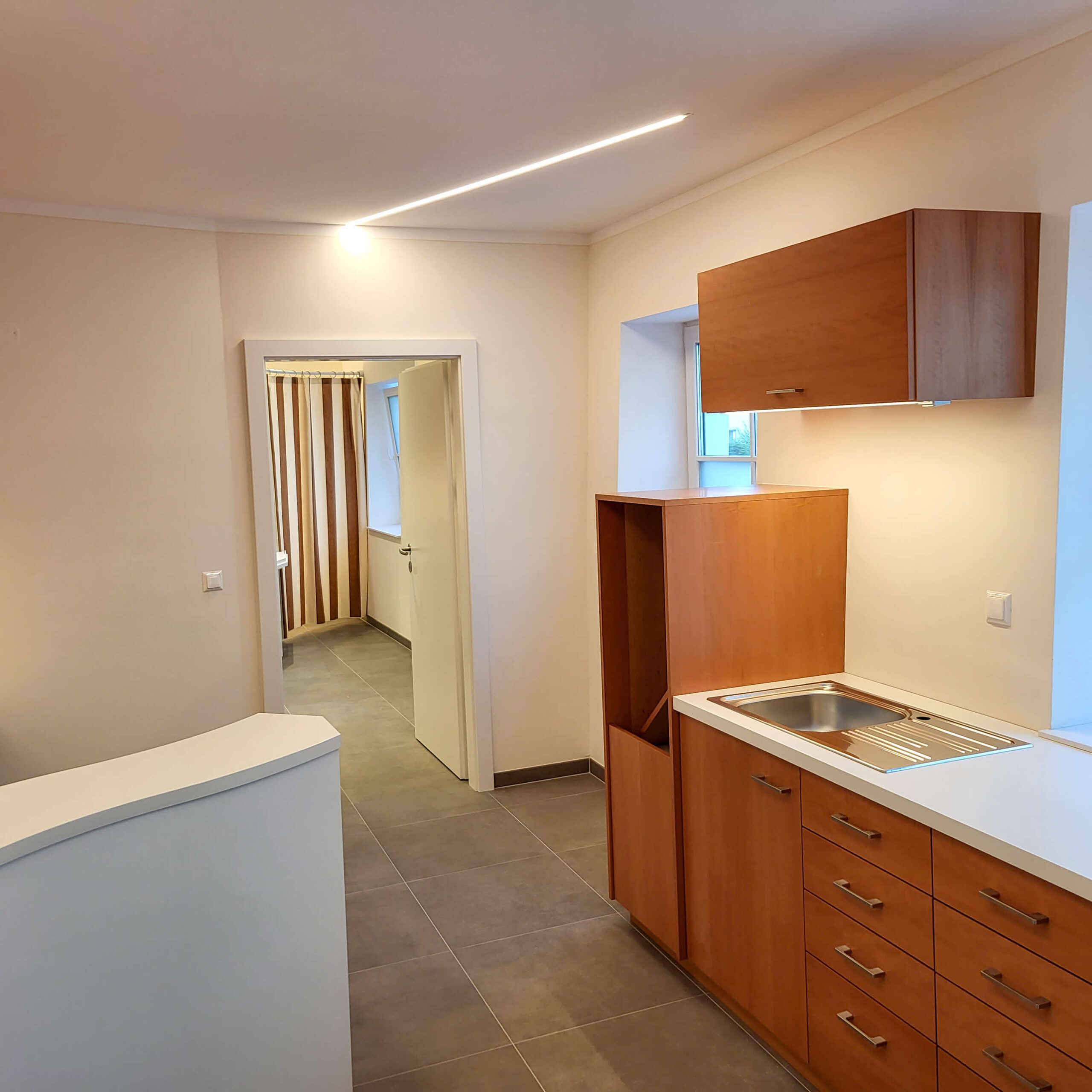 Arztpraxis, Küchenzeile