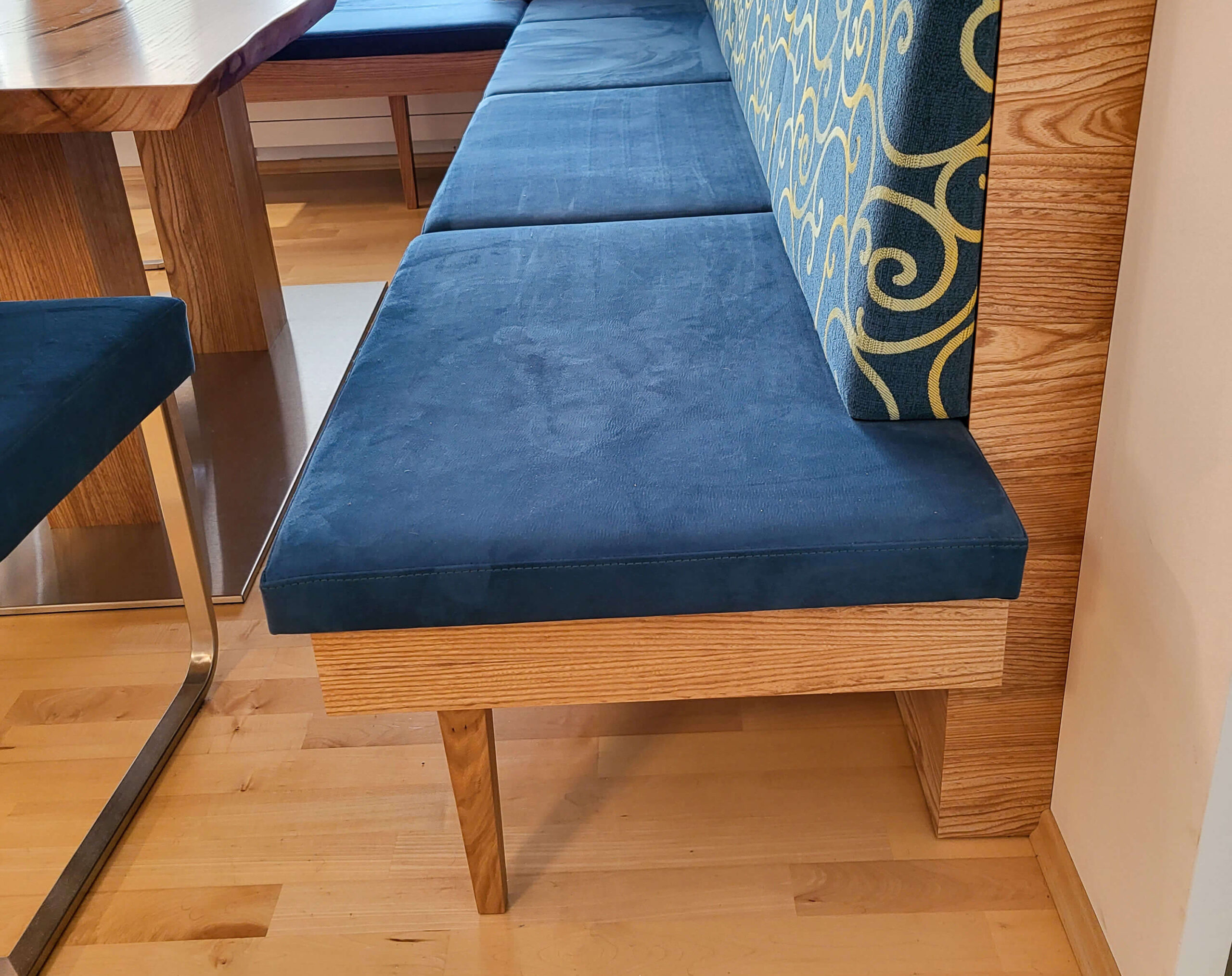 Essecke, Bank, Tisch, Stühle