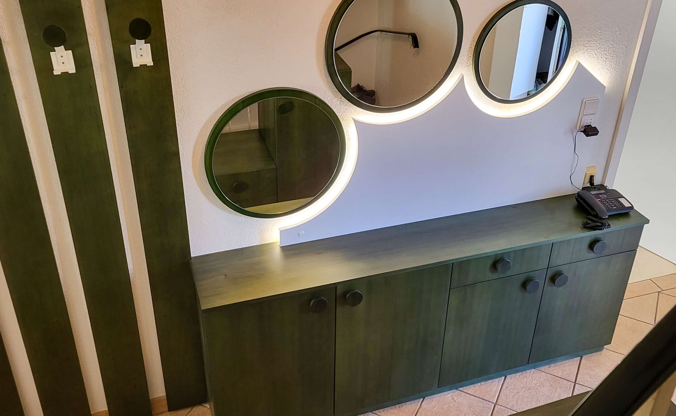 Kommode, Garderobe, Spiegeln