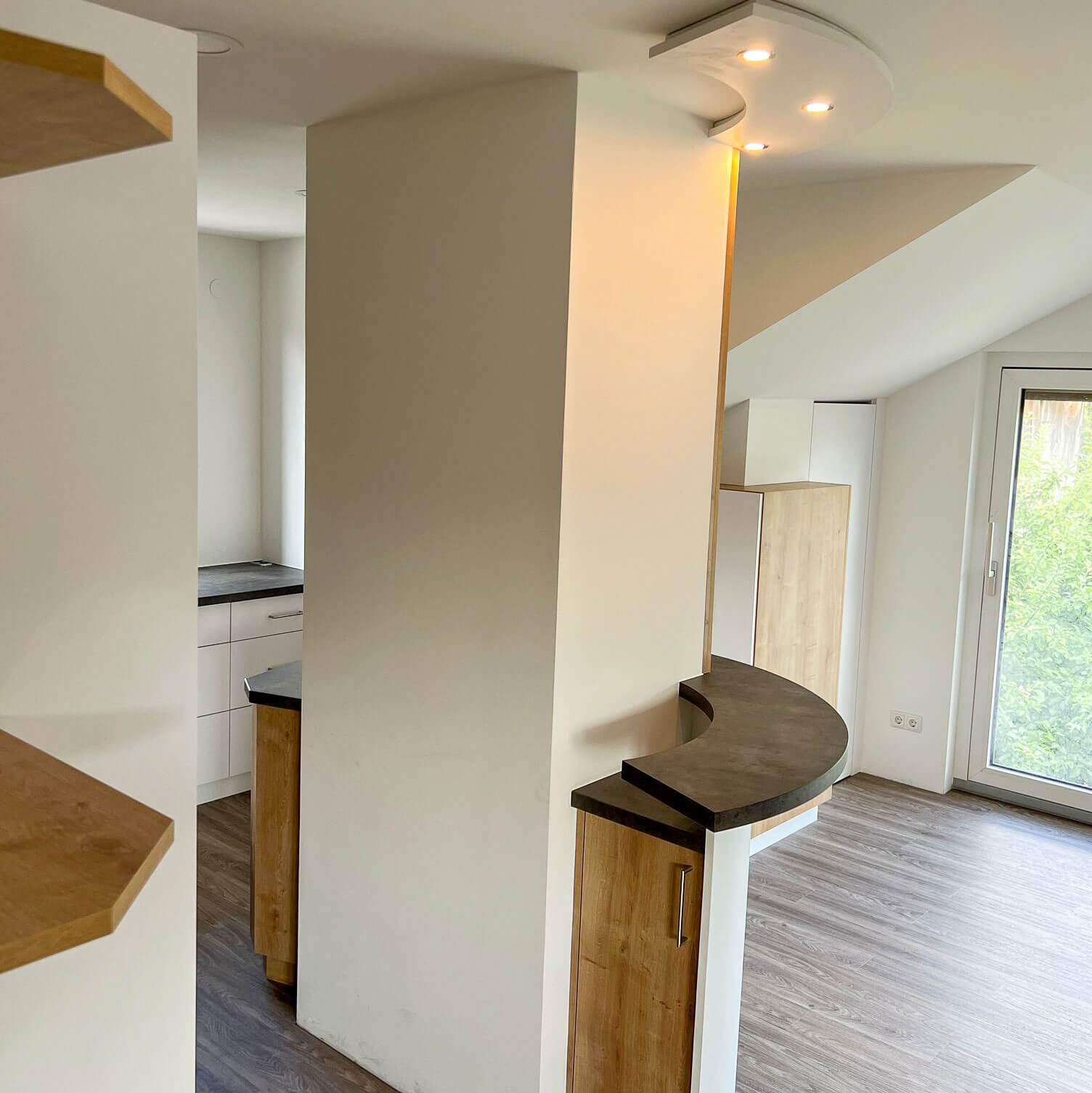 verwinkelter Raum, Küchentheke, Stauraum