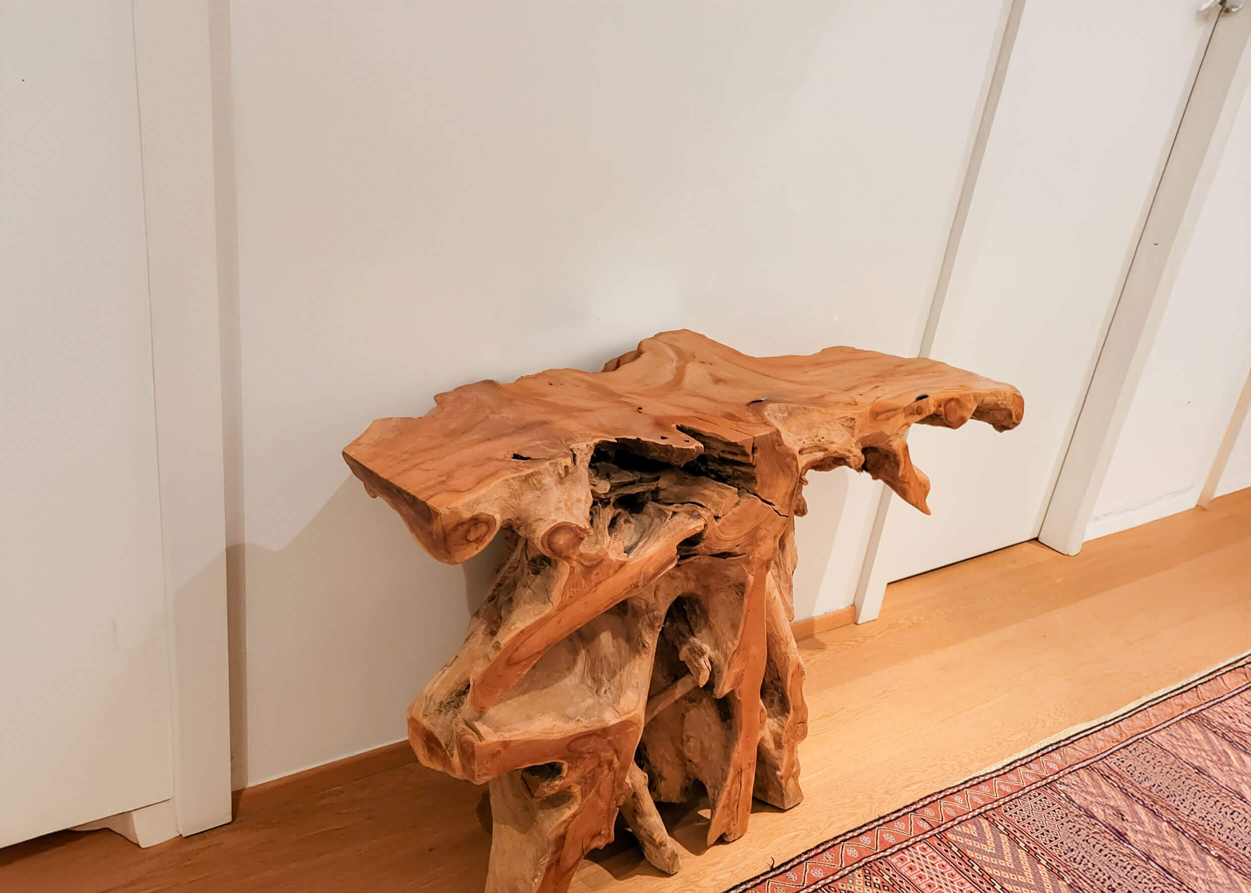 Konsolentisch aus Wurzelstock